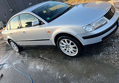 VW Passat gebraucht kaufen VW Passat Volkswagen 1.6 Comfortline