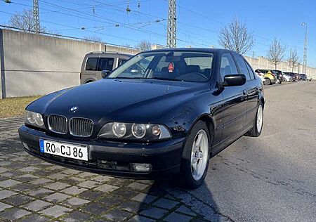 BMW 523i 523
