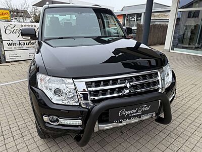 Mitsubishi Pajero 3.2 DI-D Edition 100,7Sitzer ,AHK,AUT.uvm