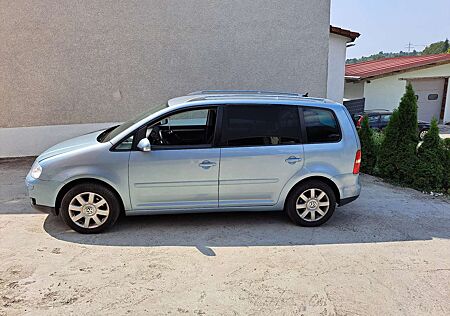 VW Touran Volkswagen 2.0 TDI DPF DSG Highline
