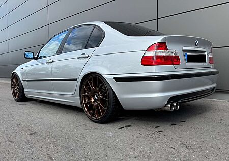 BMW 330i 330