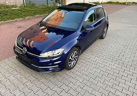 VW Golf Volkswagen VII 1.6 TDI DSG /Pano/Kamera/Dig. Cockpit