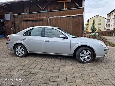 Ford Mondeo 1.8 Ghia, Rentnerauto, 1 Hand, Tüv/Au Neuwert.