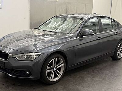 BMW 320 320i Lim. Advantage Aut. *Navi*SHZ*