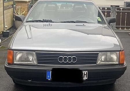 Audi 100 C3