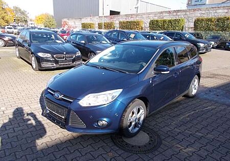 Ford Focus Turnier, AHK Navi SHZ Allwetter Parkass.