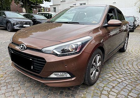 Hyundai i20 1.0 blue Style NAVI R-KAMERA TEMPOMAT KLIMA