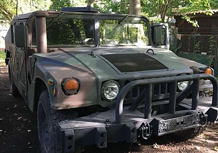 Hummer H1 Slantback 6,5 aus Sammlung mit vielen Ersatzteilen