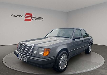 Mercedes-Benz E 200 Automatik H Zulassung Nur 9 Tsd KM 1 A Zustand