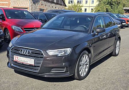 Audi A3 Sportback design-Xenon-Navi-Alcantara