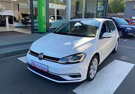 VW Golf Volkswagen Highline mit NAVI, PDC v+h
