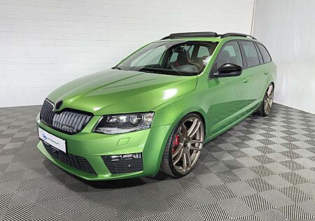 Skoda Octavia Combi 2.0 TDI RS DSG Xenon KeyGo NAVI DAB 20" 1...