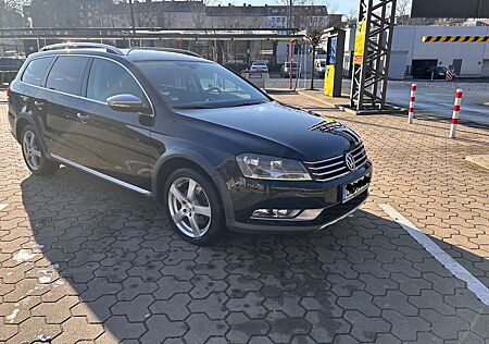 VW Passat Alltrack Volkswagen Basis BMT 4Motion