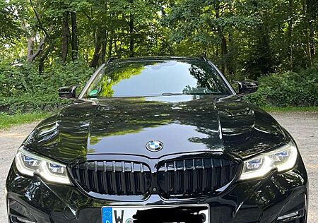 BMW 320 d. M Sport Aut. Laser | Head-Up | Harman Kardon |