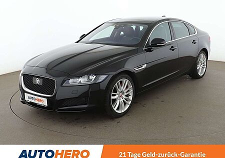 Jaguar XF 20d Prestige Aut.*NAVI*HUD*CAM*SHZ*SPUR*