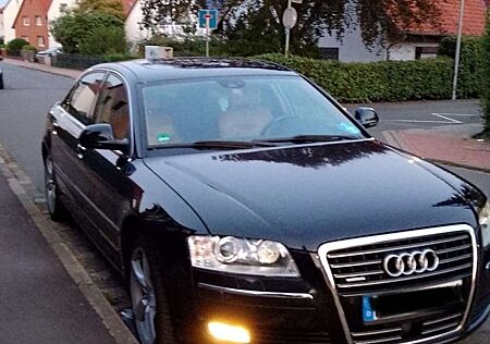 Audi A8 4.2 FSI quattro Langversion
