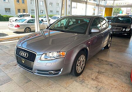 Audi A4 Lim. 2.0 /1.Hand/Xen./Autm./PDC/S-Heft/Navi