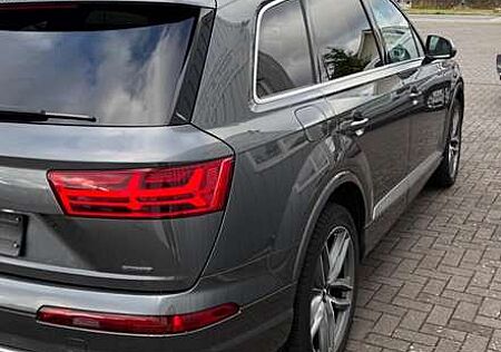 Audi Q7 3.0 TDI e-tron S-LINE,quattro tiptronic