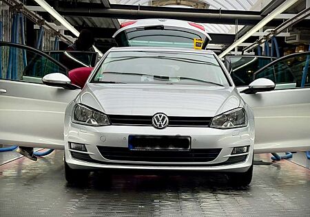 VW Golf Volkswagen 2.0 TDI BlueMotion Technology DSG Allstar