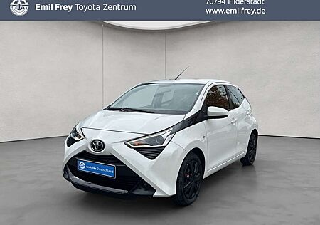 Toyota Aygo (X) x-play *8-Fach Bereift*
