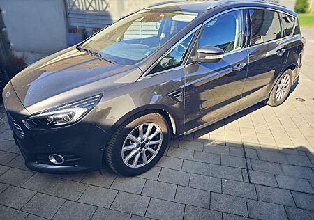 Ford S-Max Titanium