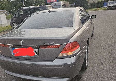 BMW 745 i A Executive