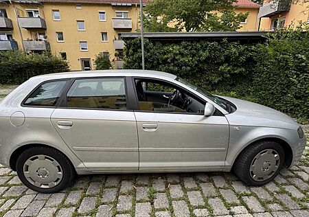 Audi A3 1.6 FSI Attraction