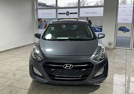 Hyundai i30 Premium blue 1.6 CRDi DPF Kurvenlicht Scheinwerfer