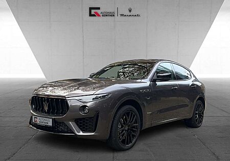 Maserati Levante Benzin GranSport 430PS AWD / Nerissimo