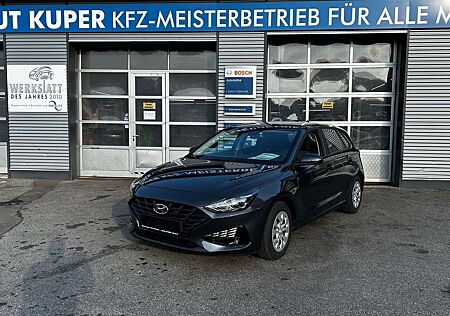 Hyundai i30 Pure, AHK