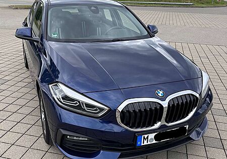 BMW 118i 118 Advantage NAVI AHK PDC SHZ LED Klimaaut.