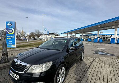 Skoda Octavia Combi 2.0 TDI DPF DSG Elegance