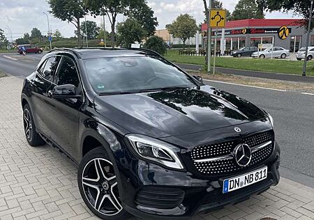 Mercedes-Benz GLA 250 7G-DCT AMG Line