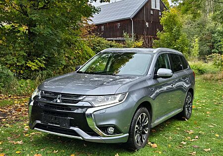 Mitsubishi Outlander PHEV Plus 4WD KAMERA*NAVI*LED*