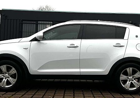 Kia Sportage Attract 2WD Navi Kamera AHK LED 2 Hand