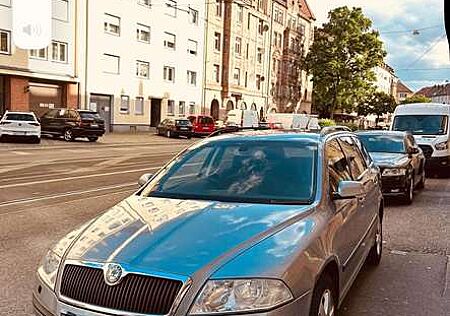Skoda Octavia Combi 1.6 FSI elegant