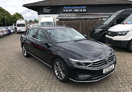 VW Passat Volkswagen Lim. Elegance 4Motion