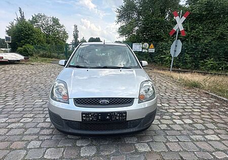 Ford Fiesta 1.3 Ambiente