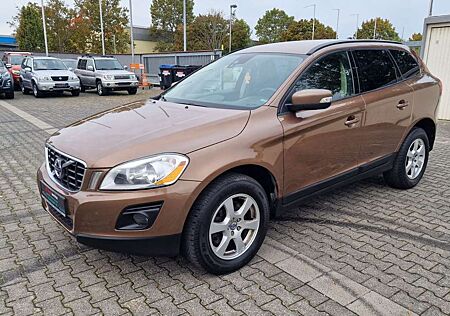 Volvo XC 60 XC60 /4X4/SCHECKHEFT/KLIMA/TEMPOMAT/