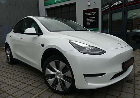 Tesla Model Y Long Range Dual AWD PANO/WÄRMEPUMPE