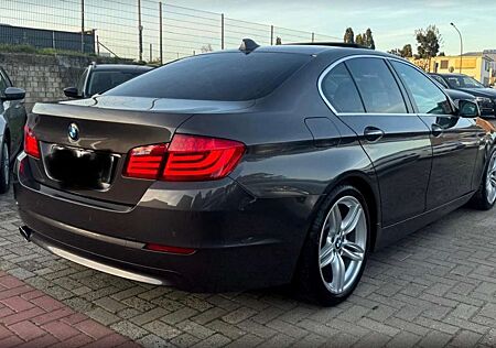 BMW 520 f10baureihe 5 lim. /Cam/Schiebe. 8 gang Aut