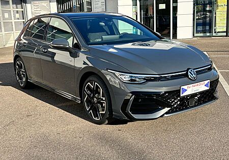 VW Golf Volkswagen 2.0 TDI SCR DSG R-Line LED ACC Pano Rear View