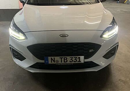 Ford Focus 1.0 EcoBoost Start-Stopp-System ST-LINE
