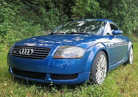 Audi TT Coupe 1.8T Quattro, 180 PS.