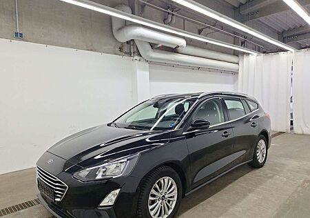 Ford Focus Titanium NAV LED APPLINK TEMP PDC SHZ AC ISOFIX
