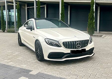 Mercedes-Benz C 63 AMG S Coupé *Voll*Burmester*Pano*360*scheckheft*