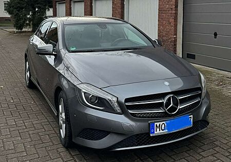 Mercedes-Benz A 200 (BlueEFFICIENCY) Style