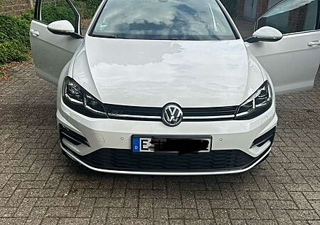 VW Golf Volkswagen 1.5 TSI ACT OPF DSG Highline mit Vollstattung!