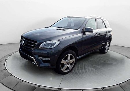 Mercedes-Benz ML 350 *4MATIC*AHK*NAVI*PANO*AMG-LINE