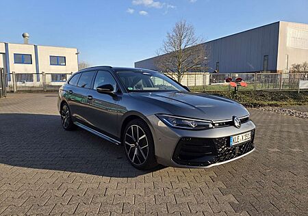 VW Passat Variant Volkswagen 2.0TDI 4Motion DSG R-Line Signature